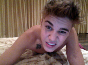 Justin Bieber selfie on Biiology of Technology at https://biologyoftechnology.com/