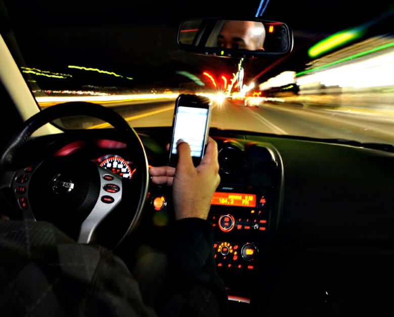 Look - No Hands! Hands-Free Driving Laws explored by Biology of Technology